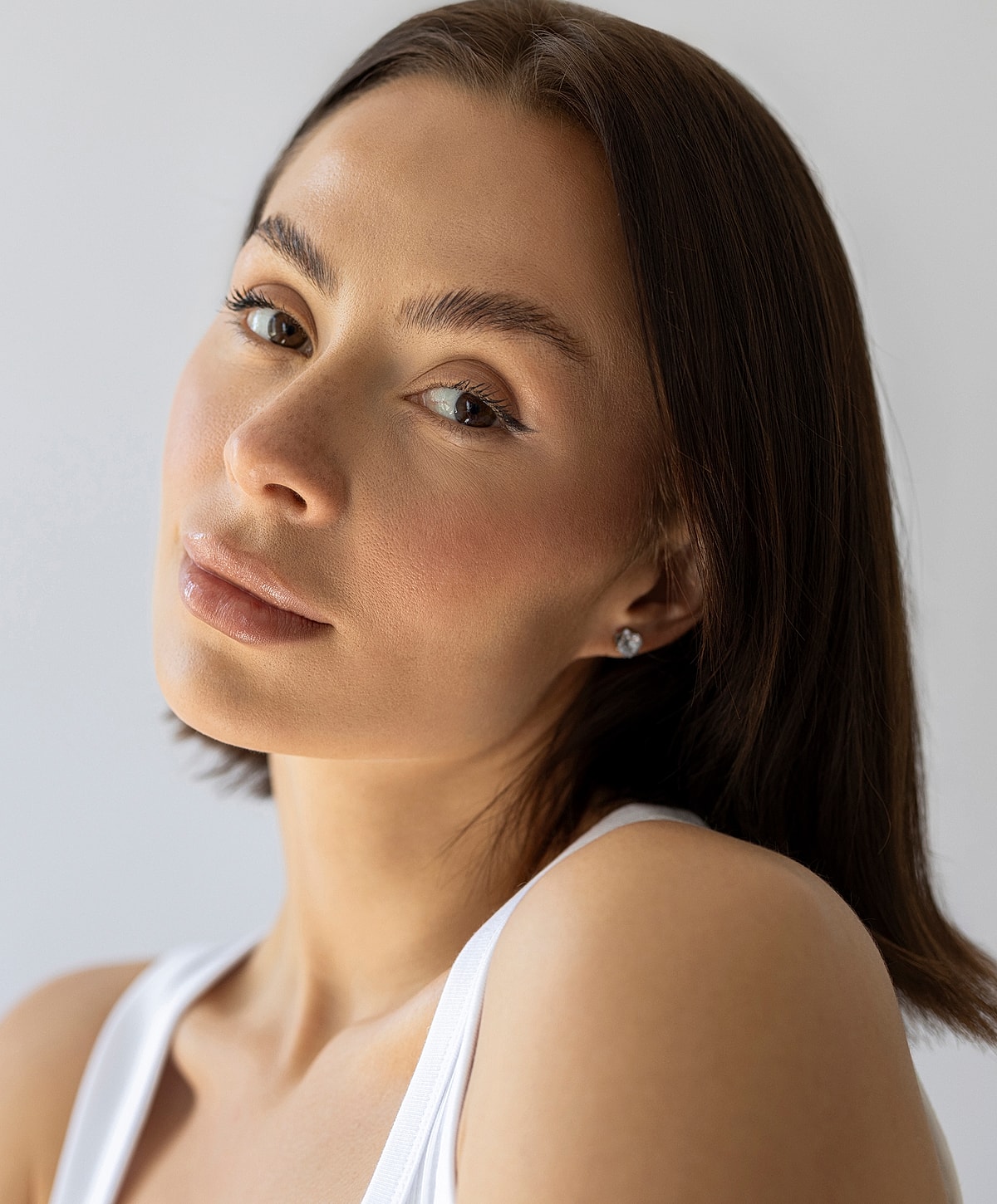 Portrait of a woman with natural beauty.